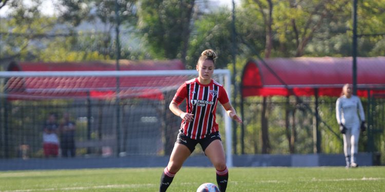 São Paulo F.C. – Base feminina vence e assume liderança no Paulista Sub-17 São Paulo F.C. – Base feminina vence e assume liderança no Paulista Sub-17