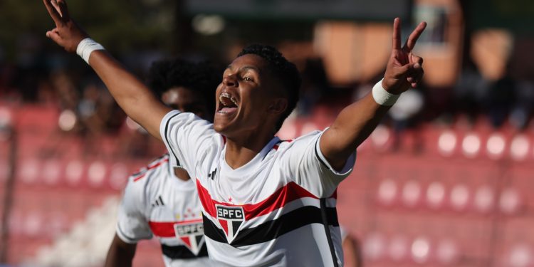 São Paulo F.C. – Com três gols de Ryan Francisco, São Paulo goleia na estreia do Brasileiro Sub-17 São Paulo F.C. – Com três gols de Ryan Francisco, São Paulo goleia na estreia do Brasileiro Sub-17