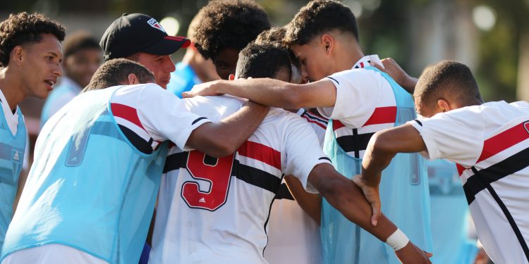 São Paulo F.C. – Tricolor recebe o Bahia pelo Brasileiro Sub-17 São Paulo F.C. – Tricolor recebe o Bahia pelo Brasileiro Sub-17