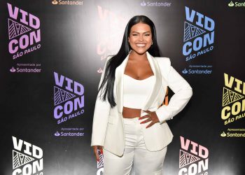Camila Loures revela lançamento exclusivo na Beauty Fair durante a VidCon São Paulo