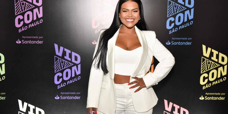 Camila Loures revela lançamento exclusivo na Beauty Fair durante a VidCon São Paulo Camila Loures revela lançamento exclusivo na Beauty Fair durante a VidCon São Paulo