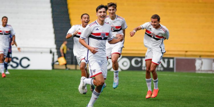 São Paulo F.C. – São Paulo vence o Talleres e é campeão da Copa Criciúma Sub-17 São Paulo F.C. – São Paulo vence o Talleres e é campeão da Copa Criciúma Sub-17