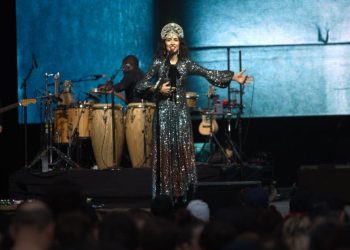 Marisa Monte encanta fãs com show no Brasil Summerfest no Central Park em NY