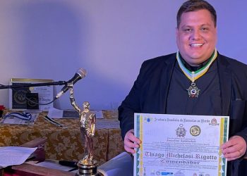 Jornalista Thiago Michelasi é nomeado “Comendador” durante premiação da Academia Brasileira de Honrarias ao Mérito