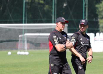 São Paulo F.C. – São Paulo inicia preparação para jogo na Argentina