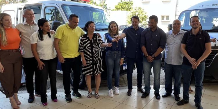 Deputado Estadual Alex Redano entrega ambulância e participa de entregas no município de Ariquemes
