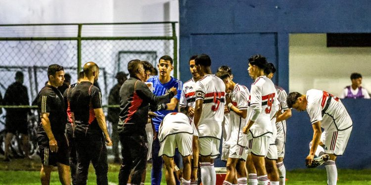 São Paulo F.C. – Sub-16 goleia, mas se despede da Brasil Soccer Cup São Paulo F.C. – Sub-16 goleia, mas se despede da Brasil Soccer Cup