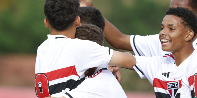 São Paulo F.C. – Sub-12 e Sub-14 buscam vaga na final do Paulista São Paulo F.C. – Sub-12 e Sub-14 buscam vaga na final do Paulista