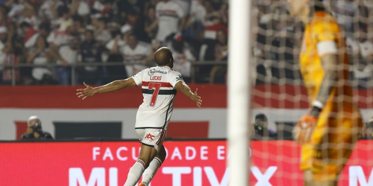 São Paulo F.C. – Lucas celebra partida dos sonhos e exalta atmosfera do Morumbi