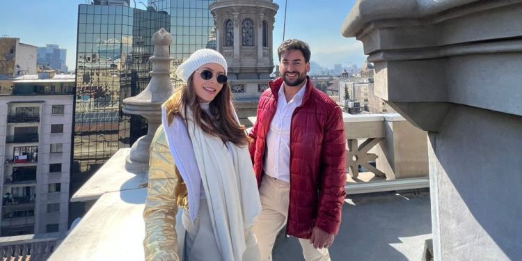 Ex-BBB Amanda Gontijo e o noivo Danilo Monteiro curtem os encantos do Chile
