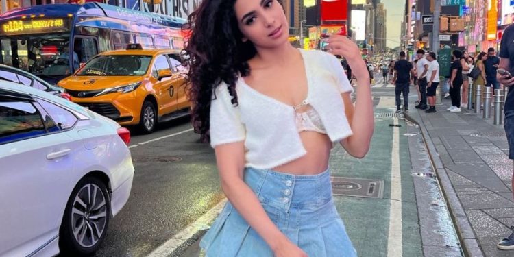 Cindy Passos é a mais nova cantora Pop que está fazendo sucesso nos Estados Unidos
