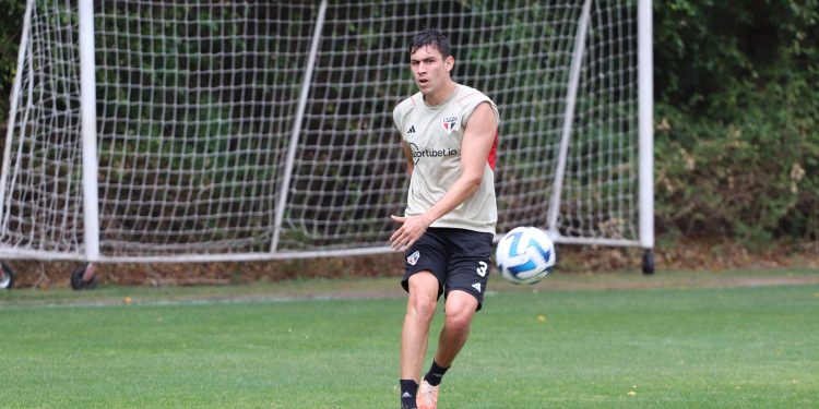 São Paulo F.C. – Com contrato ampliado, Ferraresi projeta volta aos jogos no São Paulo São Paulo F.C. – Com contrato ampliado, Ferraresi projeta volta aos jogos no São Paulo