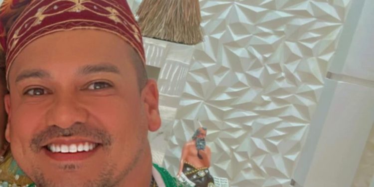 Pai de Santo dos famosos e dos políticos, Pai Rodrigo de Carvalho é o mais procurado do Brasil e do mundo pelas suas previsões certeiras Pai de Santo dos famosos e dos políticos, Pai Rodrigo de Carvalho é o mais procurado do Brasil e do mundo pelas suas previsões certeiras