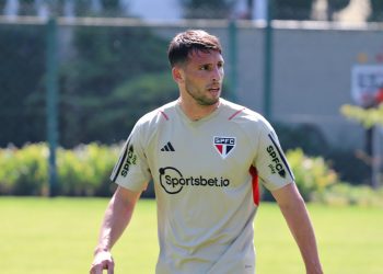 São Paulo F.C. – São Paulo faz último treino antes de viajar para a Argentina