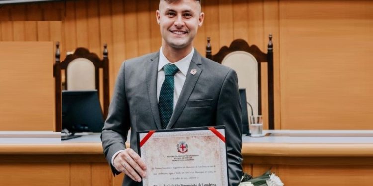 Youtuber Rezende é homenageado na Câmara de Vereadores com Titulo de Cidadão Benemérito de Londrina