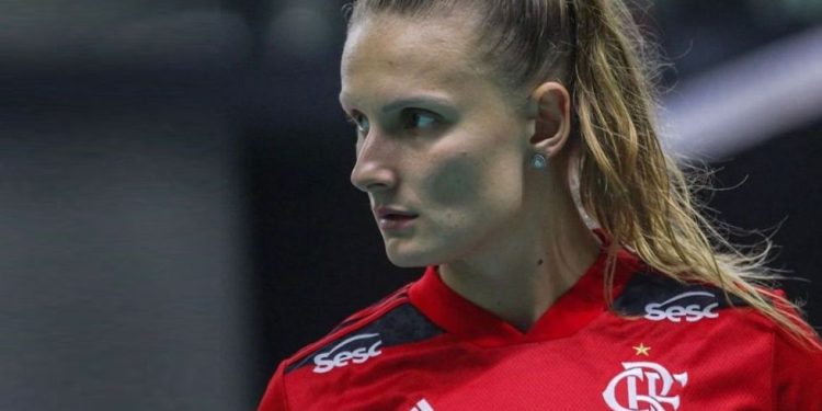 Segundo a Confederação Brasileira de Voleibol, central Valquíria Dullius está no grupo seleto de atletas na lista da seleção Brasileira Segundo a Confederação Brasileira de Voleibol, central Valquíria Dullius está no grupo seleto de atletas na lista da seleção Brasileira