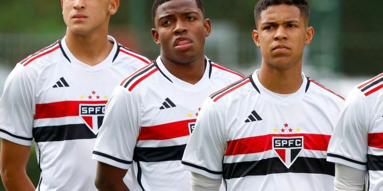 São Paulo F.C. – Tricolor tem três convocados para a Seleção Sub-17 São Paulo F.C. – Tricolor tem três convocados para a Seleção Sub-17