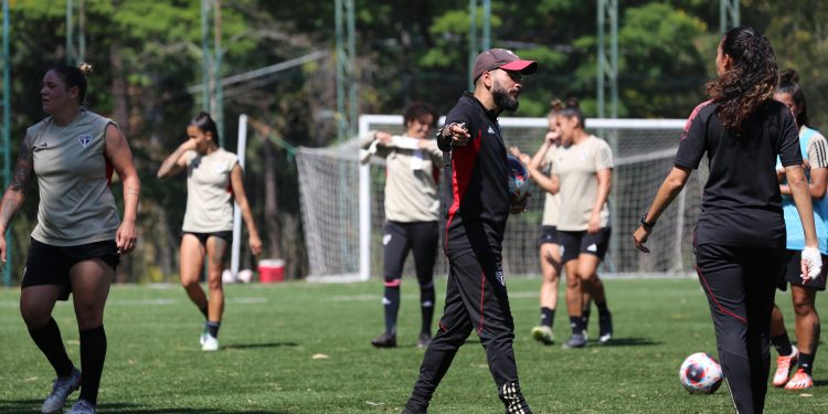 São Paulo F.C. – Equipe feminina principal se reapresenta com foco no Paulistão