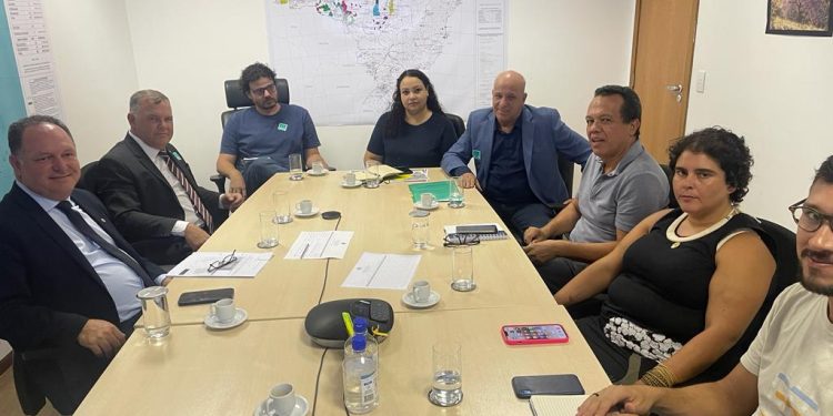 Em Brasília, Pedro Fernandes busca esclarecimentos sobre o conflito territorial em Monte Negro