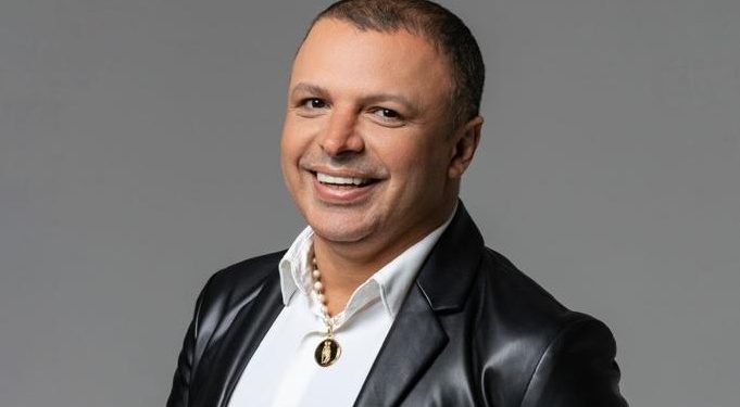 Descobrindo o Incomum: Elian Gallardo e sua missão na Moda Descobrindo o Incomum: Elian Gallardo e sua missão na Moda