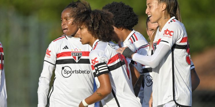 São Paulo F.C. – São Paulo vence o São José e se classifica no Paulista Feminino São Paulo F.C. – São Paulo vence o São José e se classifica no Paulista Feminino