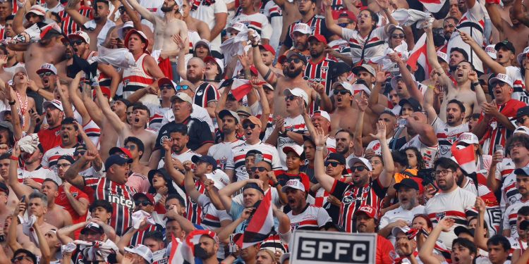 São Paulo F.C. – Após conquistar a Copa do Brasil, Tricolor encara o Coritiba São Paulo F.C. – Após conquistar a Copa do Brasil, Tricolor encara o Coritiba