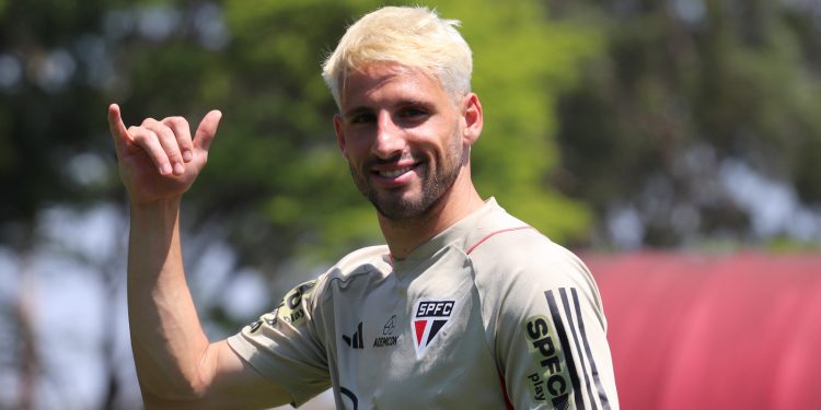 São Paulo F.C. – Elenco retorna ao CT da Barra Funda e se prepara para receber o Fortaleza São Paulo F.C. – Elenco retorna ao CT da Barra Funda e se prepara para receber o Fortaleza