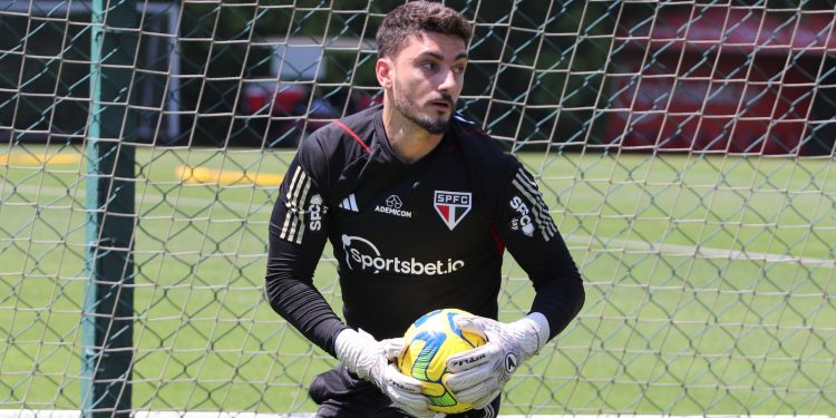 São Paulo F.C. – Elenco conclui penúltimo treino com foco na final da Copa do Brasil São Paulo F.C. – Elenco conclui penúltimo treino com foco na final da Copa do Brasil