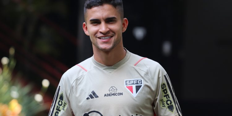 São Paulo F.C. – Elenco campeão da Copa do Brasil se reapresenta no CT da Barra Funda São Paulo F.C. – Elenco campeão da Copa do Brasil se reapresenta no CT da Barra Funda