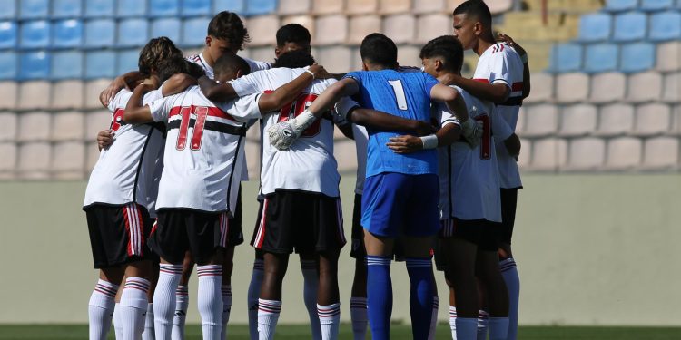 São Paulo F.C. – Pelas quartas de final, Sub-17 enfrenta o Inter pelo Campeonato Brasileiro São Paulo F.C. – Pelas quartas de final, Sub-17 enfrenta o Inter pelo Campeonato Brasileiro