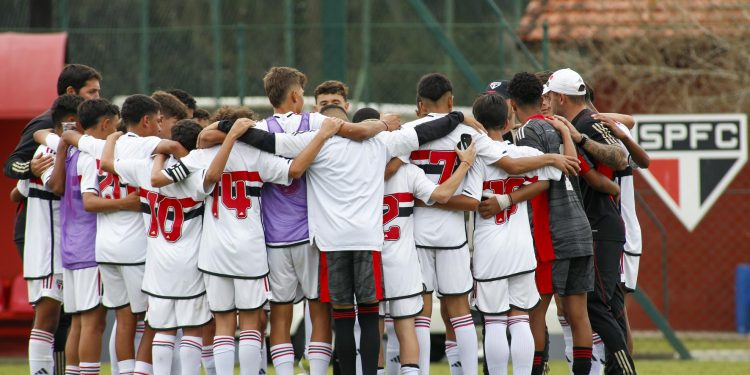 São Paulo F.C. – São Paulo vence e avança às oitavas no Paulista Sub-11 e Sub-13 São Paulo F.C. – São Paulo vence e avança às oitavas no Paulista Sub-11 e Sub-13
