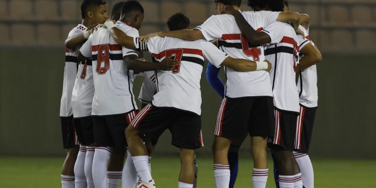 São Paulo F.C. – Em Majestoso, Sub-17 começa busca pelo título paulista São Paulo F.C. – Em Majestoso, Sub-17 começa busca pelo título paulista