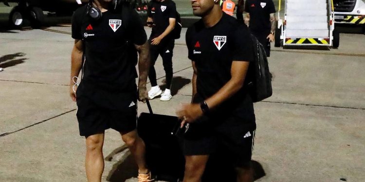São Paulo F.C. – Elenco treina e viaja para o Rio de Janeiro