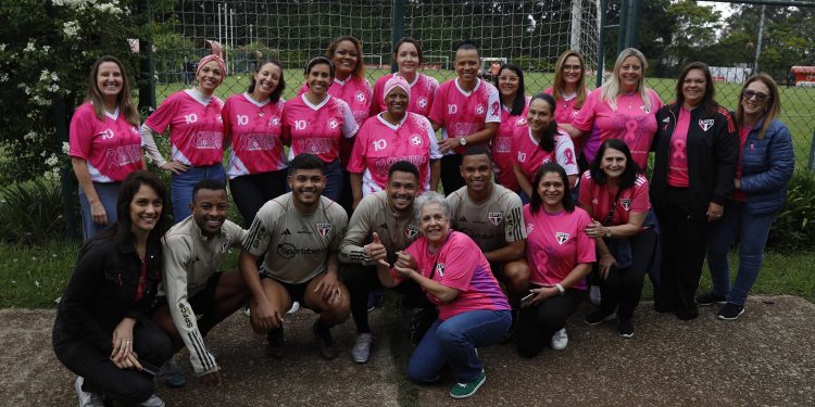 São Paulo F.C. – CT da Barra Funda recebe ações do Outubro Rosa São Paulo F.C. – CT da Barra Funda recebe ações do Outubro Rosa