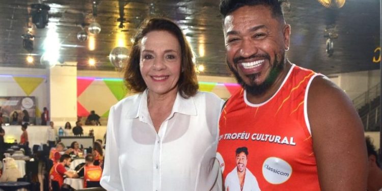 Troféu Cultural Feijoada Sebah Vieira celebra a arte e a cultura em sua 10ª edição Troféu Cultural Feijoada Sebah Vieira celebra a arte e a cultura em sua 10ª edição