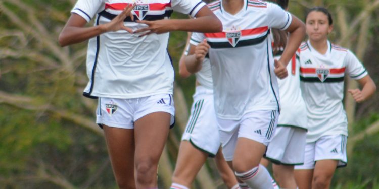 São Paulo F.C. – São Paulo supera o Palmeiras e avança à semifinal do Paulista Sub-15 São Paulo F.C. – São Paulo supera o Palmeiras e avança à semifinal do Paulista Sub-15
