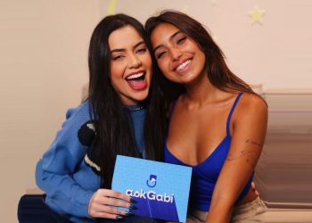Gabi Medina entrevista a Influencer Vanessa Lopes em seu Talk Show Ask Gabi 