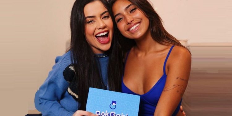 Gabi Medina entrevista a Influencer Vanessa Lopes em seu Talk Show Ask Gabi Gabi Medina entrevista a Influencer Vanessa Lopes em seu Talk Show Ask Gabi