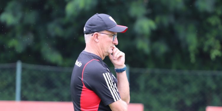 São Paulo F.C. – Tricolor dá continuidade aos ajustes para duelo em Curitiba São Paulo F.C. – Tricolor dá continuidade aos ajustes para duelo em Curitiba