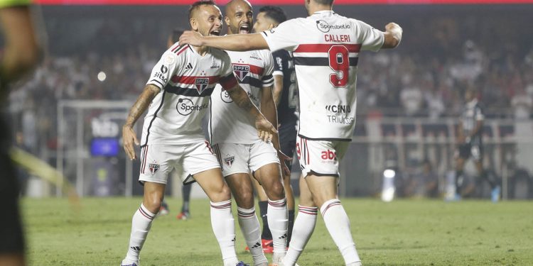 São Paulo F.C. – Com dois de Calleri, São Paulo vence Corinthians de virada pelo Brasileirão São Paulo F.C. – Com dois de Calleri, São Paulo vence Corinthians de virada pelo Brasileirão