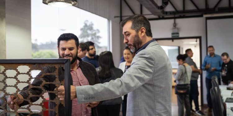 Marcelo Souza, CEO da Indústria Fox, assume a frente do Eletro Solidário na meta de reciclar 10 mil toneladas de resíduos eletrônicos Marcelo Souza, CEO da Indústria Fox, assume a frente do Eletro Solidário na meta de reciclar 10 mil toneladas de resíduos eletrônicos