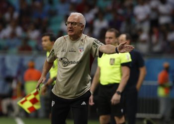 São Paulo F.C. – Dorival Júnior celebra vitória fora de casa