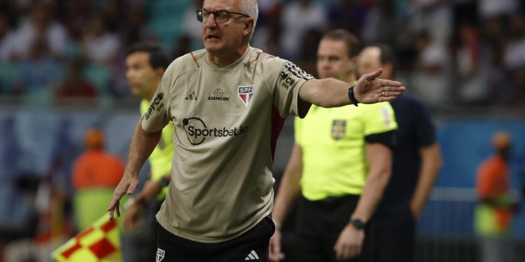São Paulo F.C. – Dorival Júnior celebra vitória fora de casa São Paulo F.C. – Dorival Júnior celebra vitória fora de casa