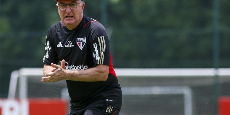 São Paulo F.C. – De olho no Fluminense, São Paulo faz mais um trabalho no CT da Barra Funda São Paulo F.C. – De olho no Fluminense, São Paulo faz mais um trabalho no CT da Barra Funda