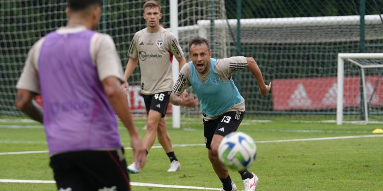São Paulo F.C. – Elenco se reapresenta e abre preparação para duelo com o Bahia São Paulo F.C. – Elenco se reapresenta e abre preparação para duelo com o Bahia