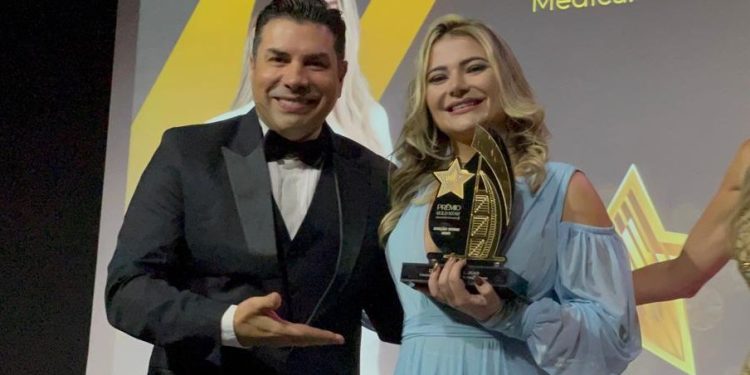 Destaque Internacional: Dra. Letícia Lucas Recebe Prestigioso Prêmio Gold Star em Dubai Destaque Internacional: Dra. Letícia Lucas Recebe Prestigioso Prêmio Gold Star em Dubai