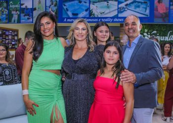 Ex-BBB Mariana Felício e o prefeito de Limeira Mario Botion prestigiam inauguração da nova unidade da Aqualax