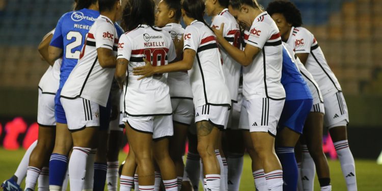 São Paulo F.C. – São Paulo enfrenta o Santos em busca de vaga na decisão do Paulista Feminino
