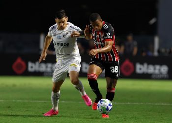 São Paulo F.C. – São Paulo empata com Santos no último clássico da temporada