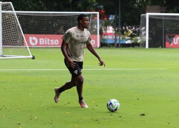 São Paulo F.C. – Domingo de treino no CT da Barra Funda